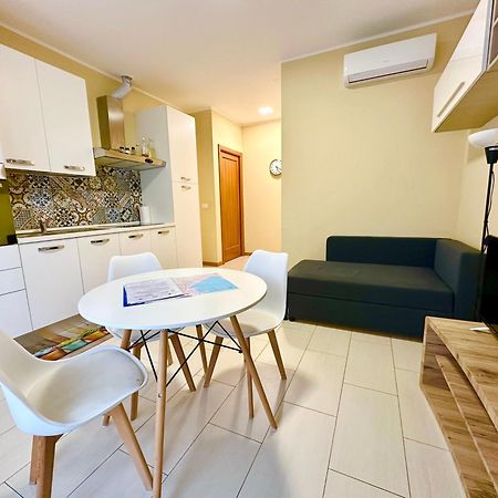 Grab A Flat In Coroneo Aparthotel Trieszt Kültér fotó