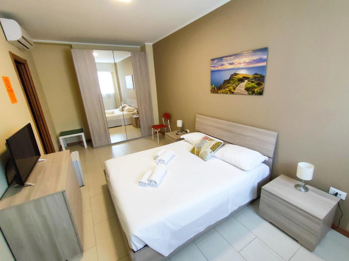 Grab A Flat In Coroneo Aparthotel Trieszt Kültér fotó